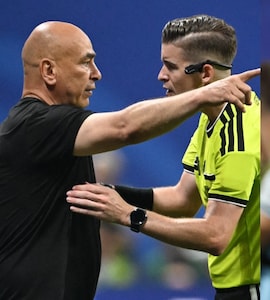 Egypt Coach Shouts At Lionel Scaloni After Heated FIFA World Cup Clash. Argentina Boss Does This
