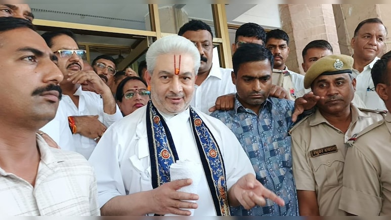 "खाटूश्&zwj;यामजी का श्रीकृष्ण से संबंध नहीं", कथावाचक के ट&zwj;िप्पणी पर भड़के श्&zwj;याम भक्&zwj;त; माफी मांगने पर हुए शांत