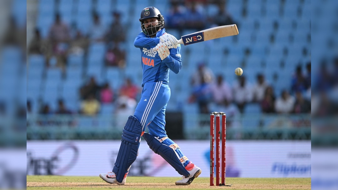 India vs England 1st T20I LIVE Score:  भारत ने दिया इंग्लैंड को 190 का टारगेट, बारिश कारण खेल रुका