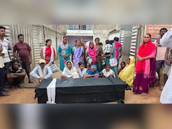 Bank Delays Money Due To KYC, Tribal Man Dies, Family Protests With Body