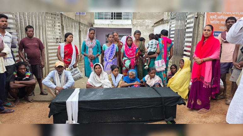 Bank Delays Money Due To KYC, Tribal Man Dies, Family Protests With Body