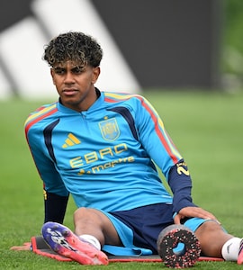Injury Scare For Lamine Yamal Ahead Of FIFA World Cup 2026 Final. New Pic Sparks Major Concern
