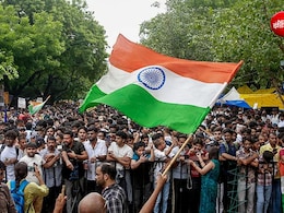 केजरीवाल मिले, डिंपल ने किया पंखा, शरद पवार भी पहुंचे; कैसे पार्टियों में दिखी CJP से हमदर्दी की होड़