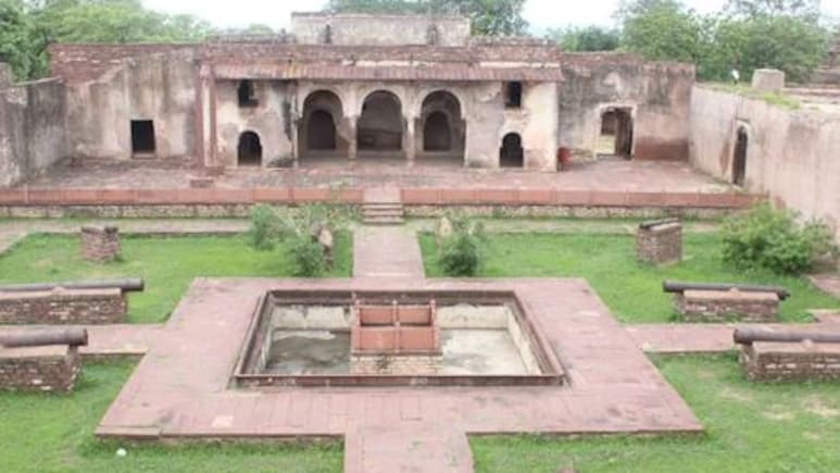 30 Men, A Crane And A Truck: How A 3,000-Kg Historic Cannon Was Stolen From MP Fort