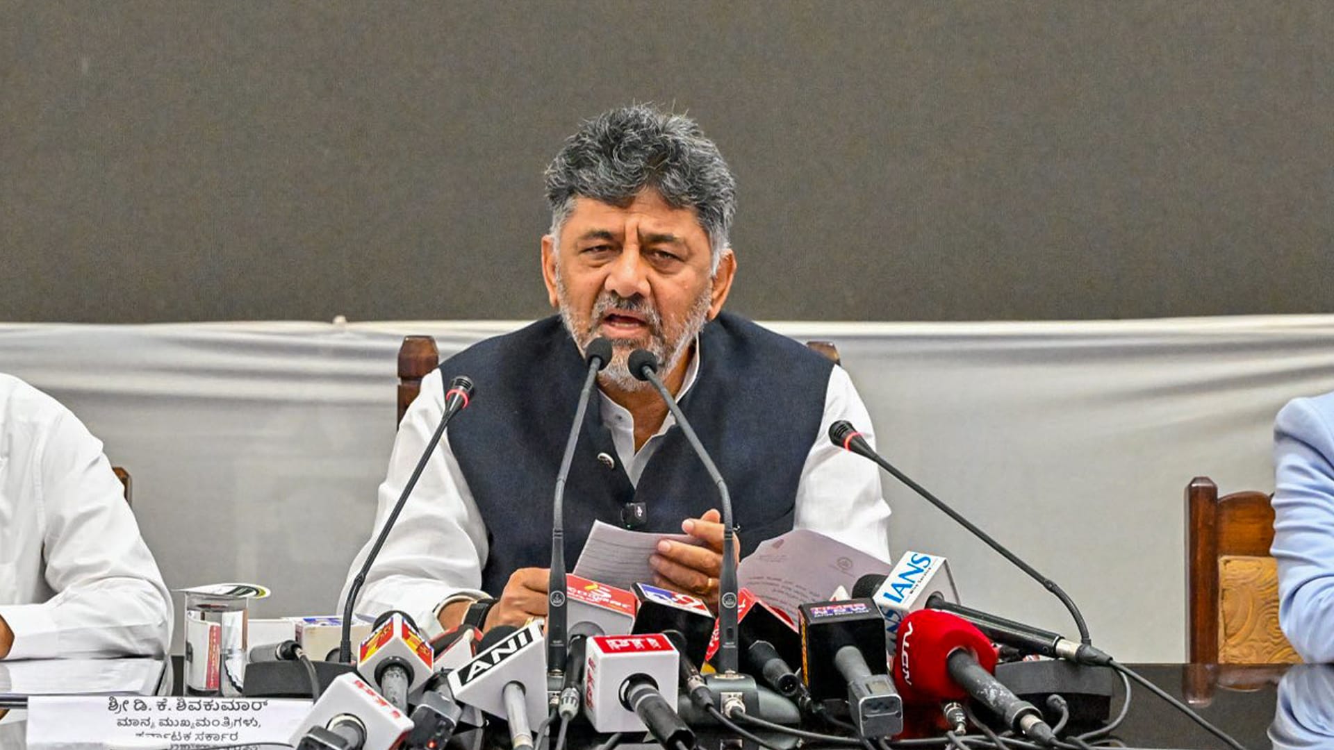 Cauvery Row Erupts Again: DK Shivakumar Urges Vijay To Postpone Mekedatu Talks