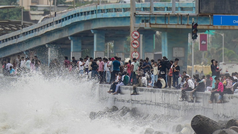 School Holiday: Are Schools Closed In Mumbai, Thane, Palghar Today? IMD Issues Yellow Alert For Heavy Rains