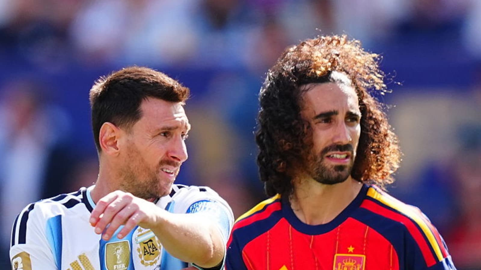 Lionel Messi Tried To Divert Referees Attention Using Fake Injury As Enzo Fernandez Got Red Card. Video