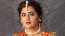 रश्मि देसाई पहली बार पर्दे पर निभाने जा रही हीरोइन की मां का किरदार, देखें स्टार प्लस के नए शो का ट्रेलर