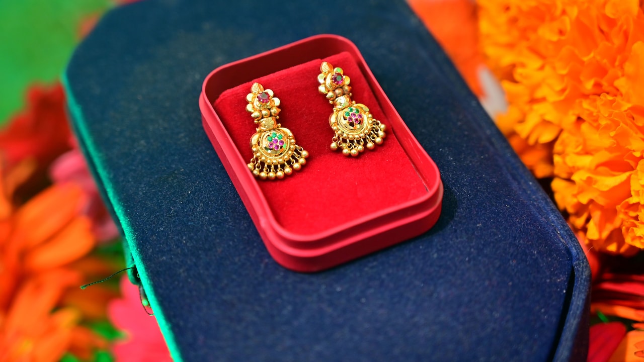 Why does gold jewellery fade and how to prevent it Why does gold jewellery fade and how to prevent it