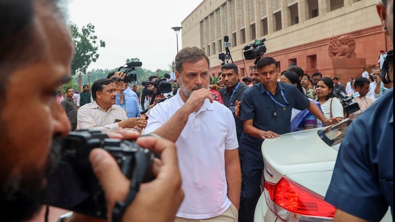 PM चुप क्यों हैं? छात्रों के साथ लाठीचार्ज पर बोले राहुल गांधी, घायलों से मिलने अस्पताल भी पहुंचे