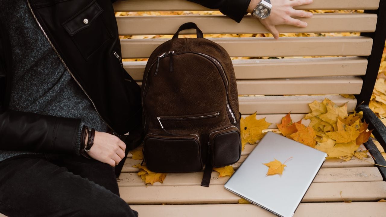 Best Laptop Bags Under 2000: केवल ₹1200 की शुरुआती रेंज में आज ही खरीदें Gear and DailyObjects के ट्रेंडी बैग