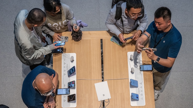 Apple Gets Approval For iPhone AI In China With Alibaba, Baidu