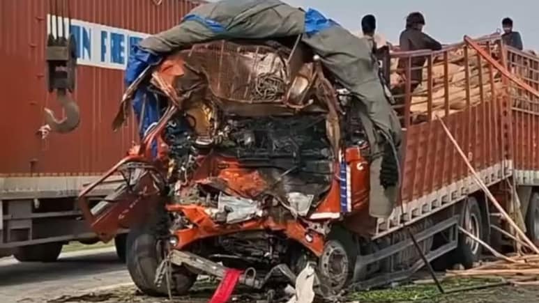 Maharashtra Family Burnt Alive After Truck Overturns, Collides With Car