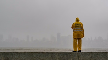 Red Alert For Mumbai: IMD Issues Very Heavy Rainfall Warning For City, Thane And Palghar