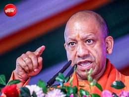 एक दिन और तीन जिले... योगी आदित्यनाथ कैसे तूफानी दौरों से बनाने लगे हवा, सीटों पर ही उलझे कांग्रेस और सपा