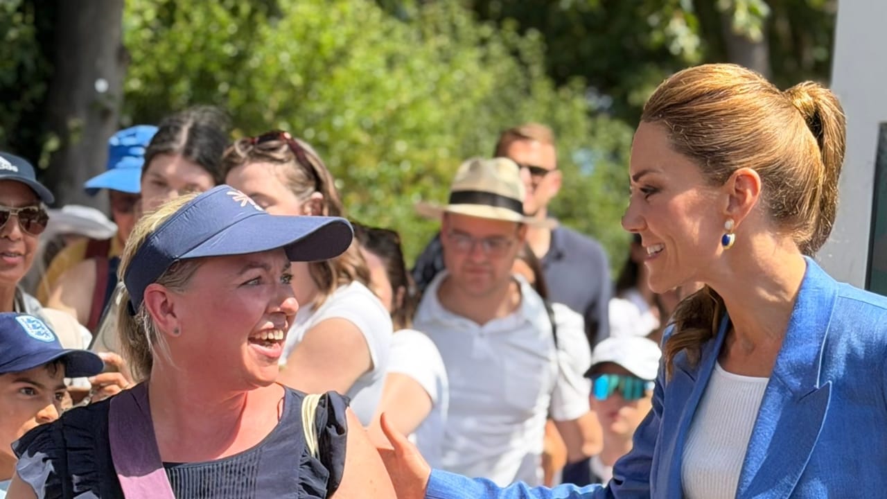 Princess Kate Greets Fans At Wimbledon, Joins Andy Murray In Stands To Watch Match