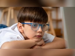 कम उम्र में बच्चे को चश्मा लगने से कैसे बचाएं? पीडियाट्रिशियन ने बताई 5 आसान और असरदार ट्रिक्स
