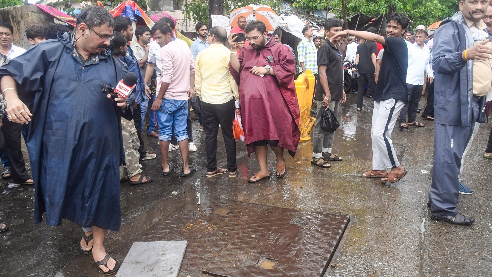 mumbai sakinaka manhole accident bmc commissioner ashwini bhide suspends engineers contractor blacklisted mumbai sakinaka manhole accident bmc commissioner ashwini bhide suspends engineers contractor blacklisted