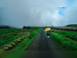 भारत में 'मानसून कैपिटल' के रूप जाना जाता है ये गांव, जानिए क्या है खासियत और कैसे पहुंचे