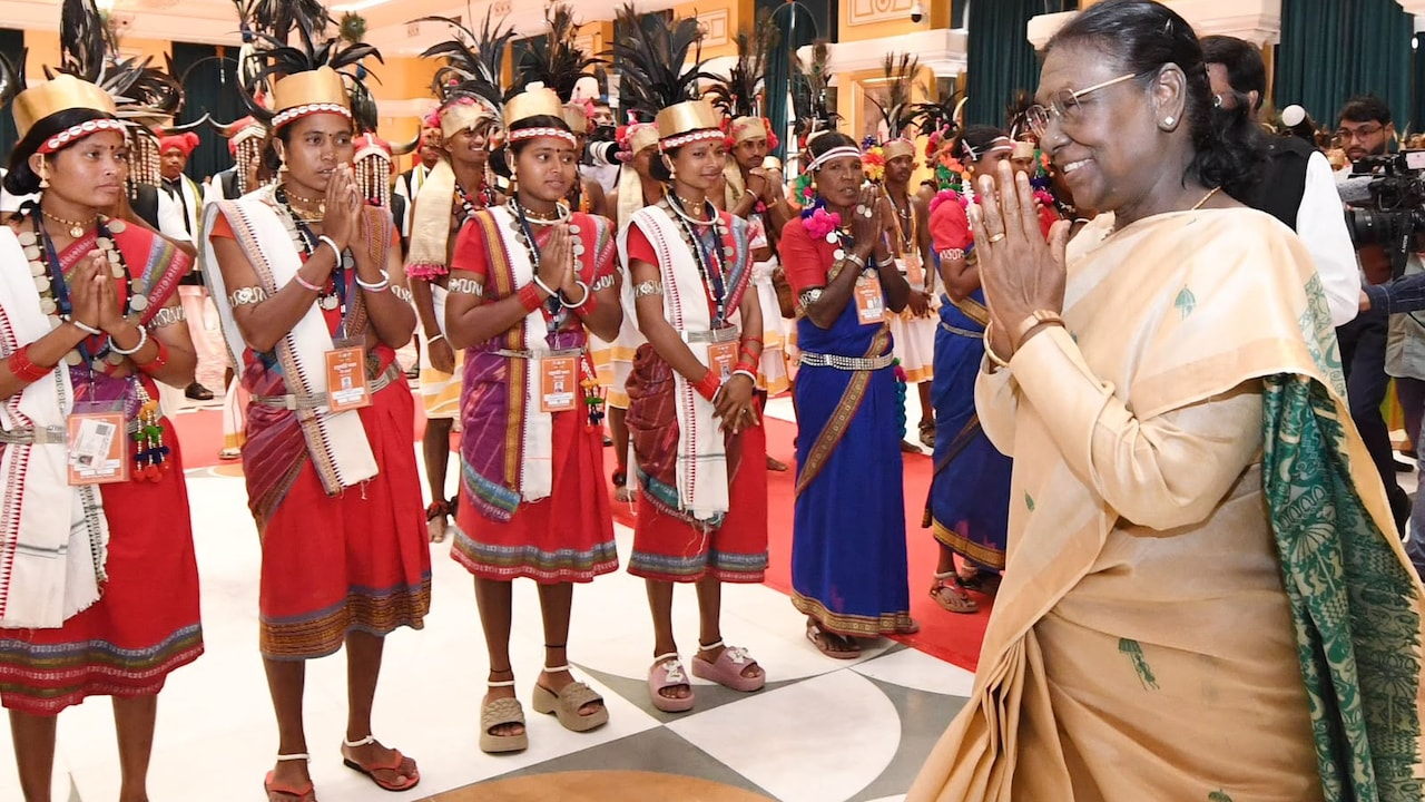 bastar manjhi chalki tribal delegation meets president droupadi murmu 