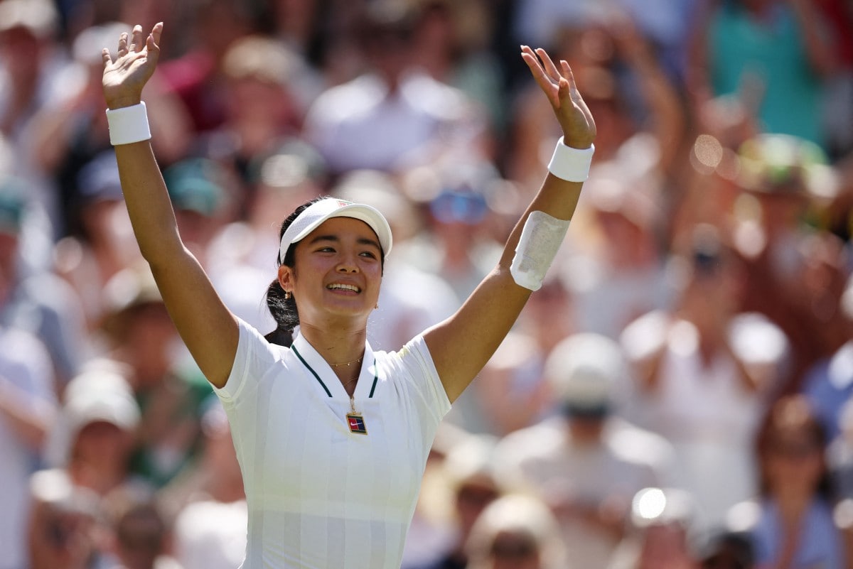 Alexandra Eala knocks out defending champion Iga Swiatek to reach Wimbledon fourth round