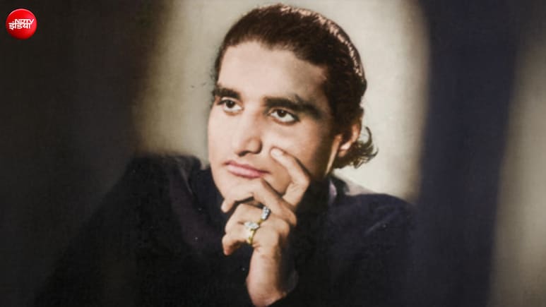 'ऐ मालिक तेरे बंदे हम' लिखने वाला वो गीतकार, जिसने लिखे 125 फिल्मों के लिए गीत, 44 साल बाद भी शब्दों का जादू बरकरार