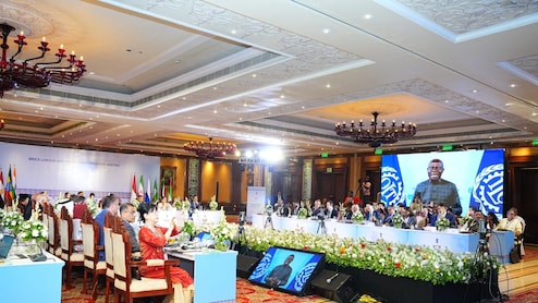 देश में 100 करोड़ लोग अब सोशल सिक्&zwj;योरिटी के दायरे में, भारत के रिकॉर्ड को ILO ने भी माना