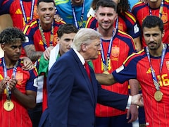 स्पेनिश टीम ने किनारे किया, FIFA चीफ ने बाहर और दर्शकों ने हूट...अवॉर्ड सेरेमनी में ट्रंप बेइज्जत- VIDEO