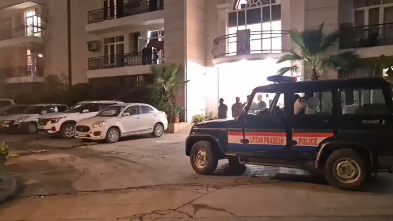 लखनऊ में फर्जी इंटरनेशनल कॉल सेंटर का भंडाफोड़, क्राइम ब्रांच की रेड के बाद 2 गिरफ्तार