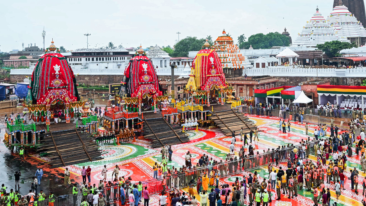 Three Grand Chariots Reach Singhadwara as Puri Jagannath Rath Yatra Begins