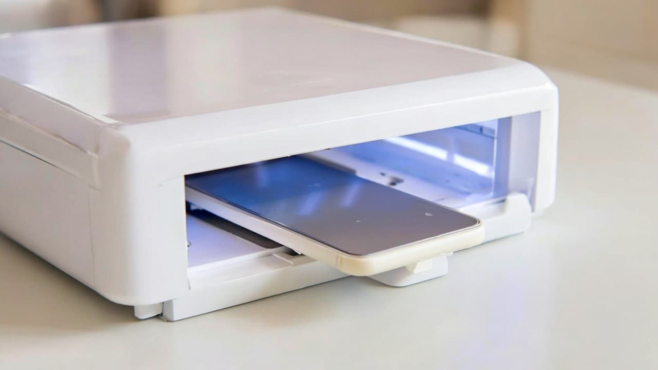 Keep your device clean with these phone sanitising UV boxes