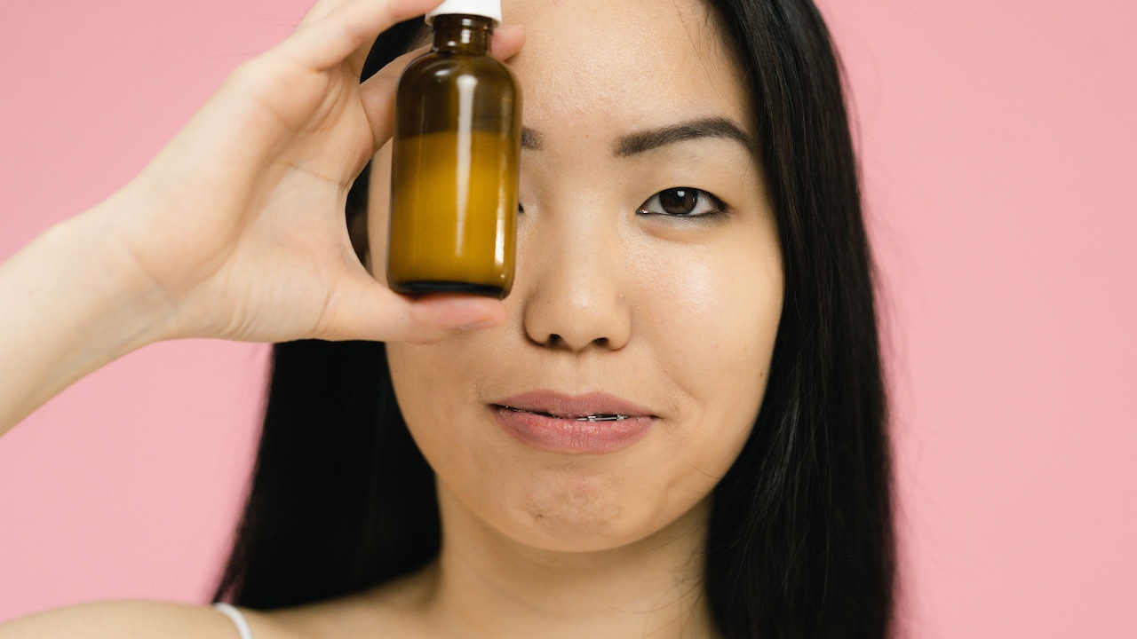 Face Serums Buying Guide: How To Choose Ingredients For Your Skin Concerns Face Serums Buying Guide: How To Choose Ingredients For Your Skin Concerns