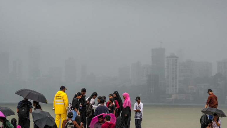 Roads Flooded, Trains Delayed As Mumbai Get 200 mm Rain In 12 Hours