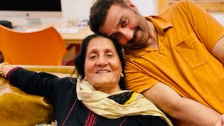 Sunny Deol Dedicates <i>Batwara 1947</i> To All Mothers, Shares Pic With Prakash Kaur