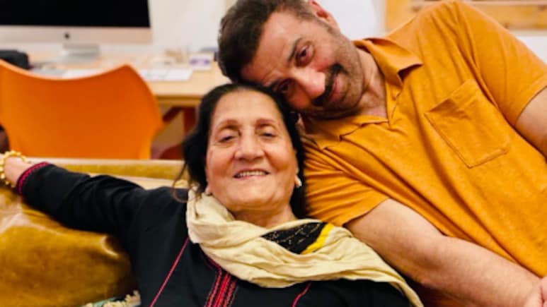 Sunny Deol Dedicates <i>Batwara 1947</i> To All Mothers, Shares Pic With Prakash Kaur