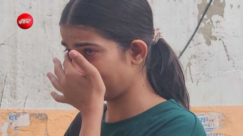 RPSC Exam: 10 मिनट की देरी ने तोड़ा सपना, आंखों में आंसू लेकर परीक्षा केंद्र से घर लौटी प्रियंका