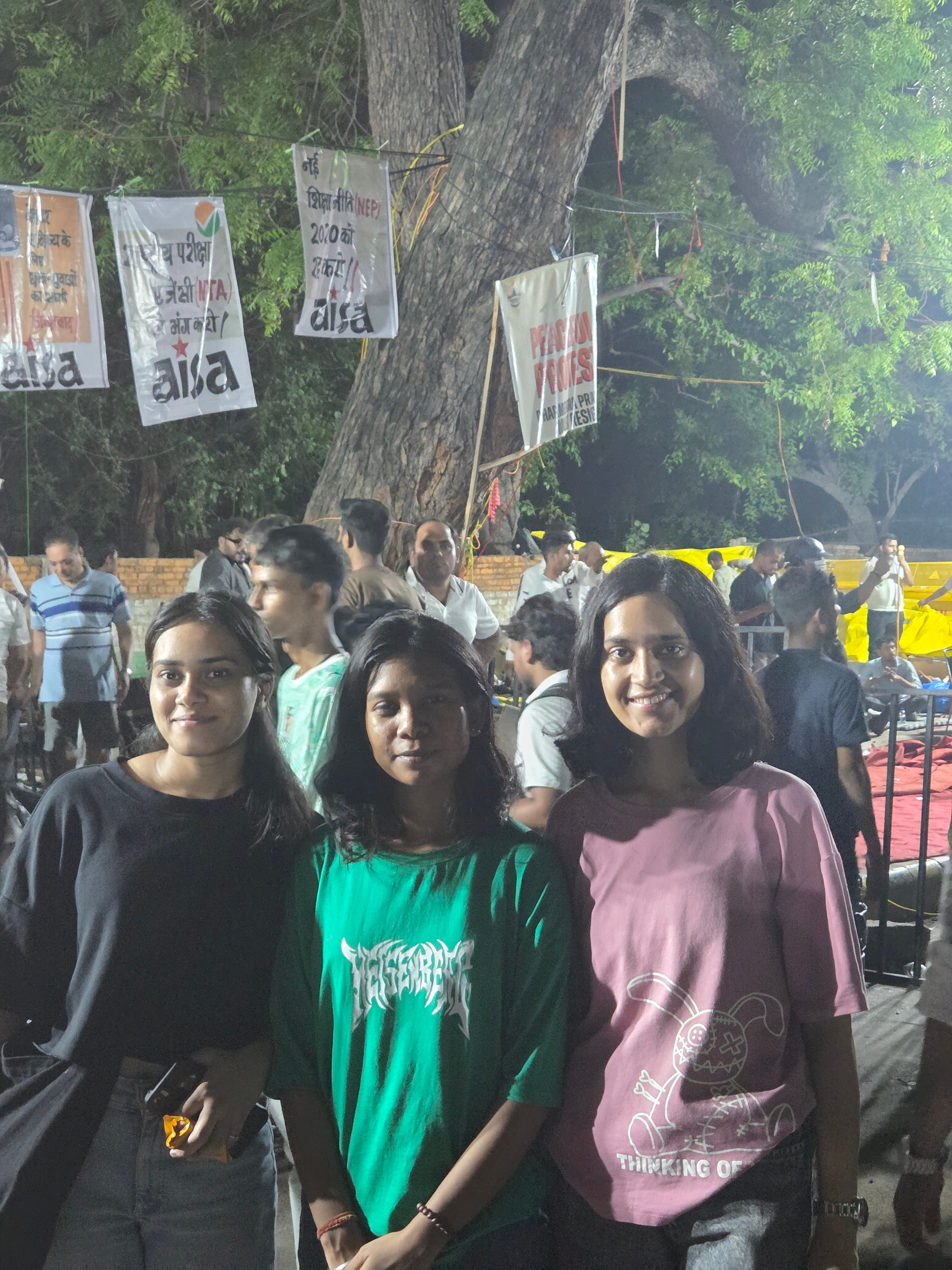 वैदेही राजपूत (सबसे दाएं) अपनी दोस्तों के साथ जंतर-मंतर पहुंची थीं (फोटो- NDTV) वैदेही राजपूत (सबसे दाएं) अपनी दोस्तों के साथ जंतर-मंतर पहुंची थीं (फोटो- NDTV)
