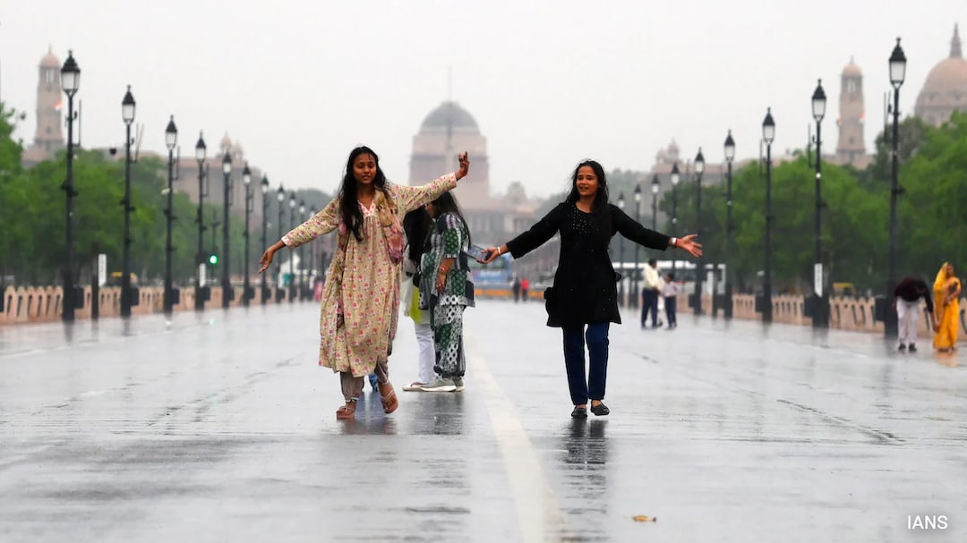 Weather LIVE Updates: Delhi Wakes Up To Rain, Weather Office Predicts More Showers Today