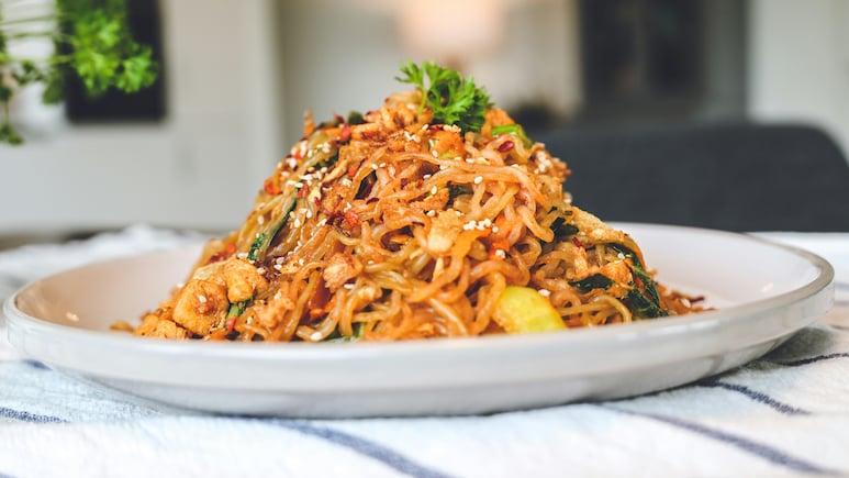 Minor Child Falls Severely Ill After Eating Expired Noodles From Reliance Store, Gets Rs 20,000 Compensation