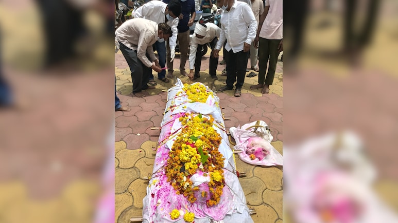 Until The Last Journey: Betul Man's Loyal Dog Dies Beside His Bier