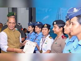 4 महासागरों में  314 दिनों की यात्रा, भारतीय सेनाओं की वो 9 मह&zwj;िला अधि&zwj;कारी , ज&zwj;िन्&zwj;होंने 'जीता' समुद्र; रक्षा मंत्री ने कि&zwj;या सम्&zwj;मान