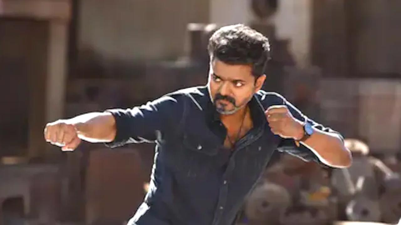 Massive Fan Frenzy As Vijay's <i>Jana Nayagan</i> Opens in Theatres