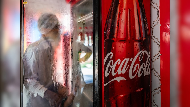 Coca-Cola Said To Seek Bankers For $1 Billion India Bottler IPO