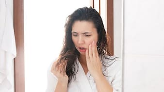 मानसून में भूलकर भी न करें ये 5 Hair Care Mistakes, वरना झड़ने लगेंगे बाल