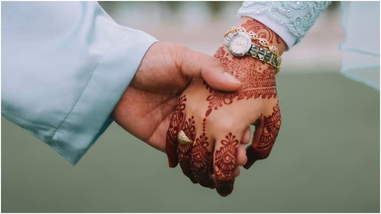 लड़की के पिता ने होने वाले दामाद से मांगा 'ब्राइड प्राइस', कहा- शादी करनी है तो पहले 11 लाख लाओ