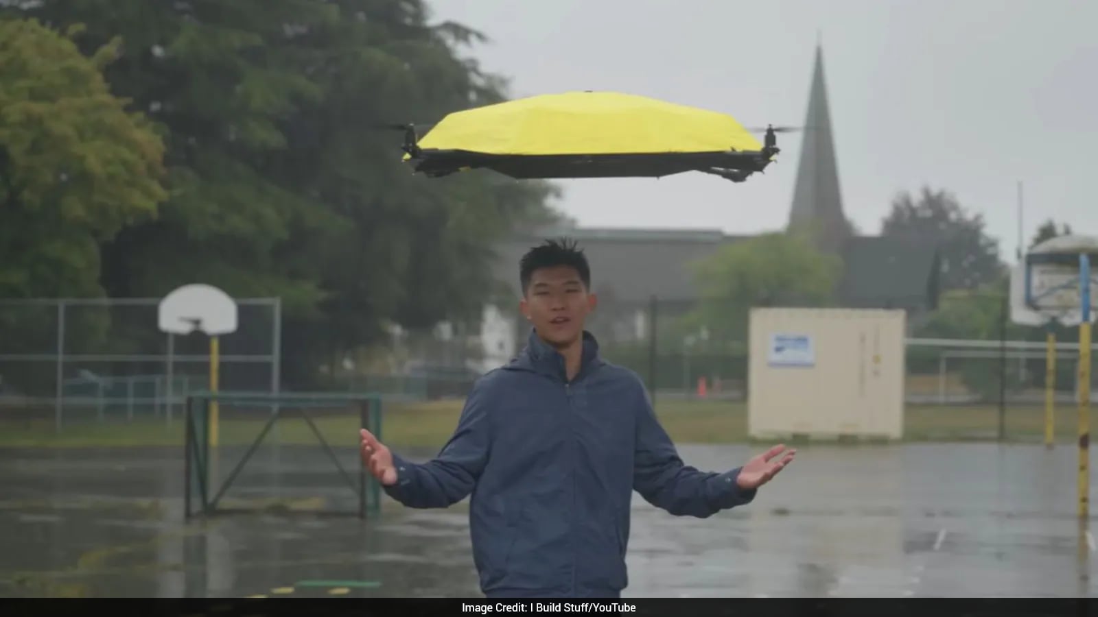 Viral Again: Flying Umbrella That Follows Its User Turns Heads Online