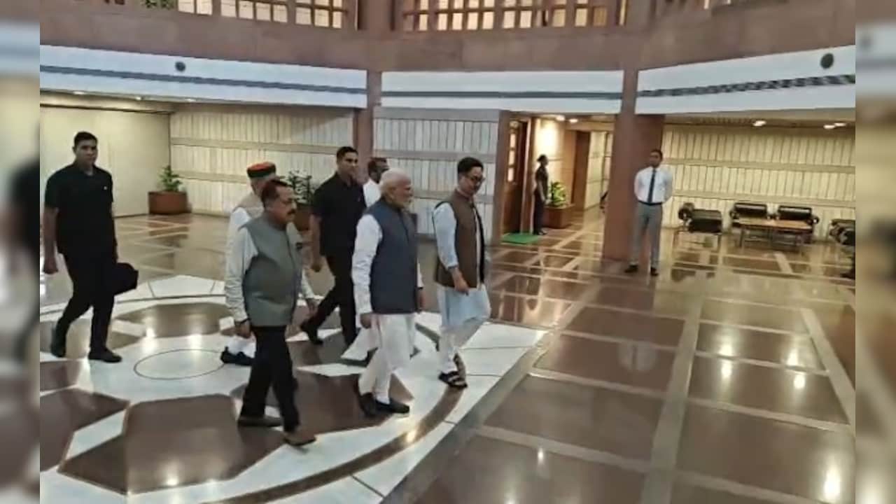 मॉनसून सत्र का दूसरा दिन LIVE:  पेपर लीक पर कड़ी कार्रवाई, इस पर राजनीति न हो- NDA की बैठक में बोले पीएम मोदी