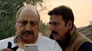 'Akshay Kumar Reads Lines On Teleprompter': <i>Toilet Ek Prem Katha</i> Co-Star