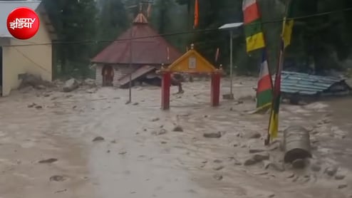 हिमाचल के किन्नौर में फ्लैश फ्लड का कहर, सांगला-छितकुल सड़क बंद; ITBP कैंप में भरा मलबा, VIDEO