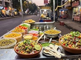 This Pune-Style Matki Bhel Is A Healthy Snack You'll Want On Repeat